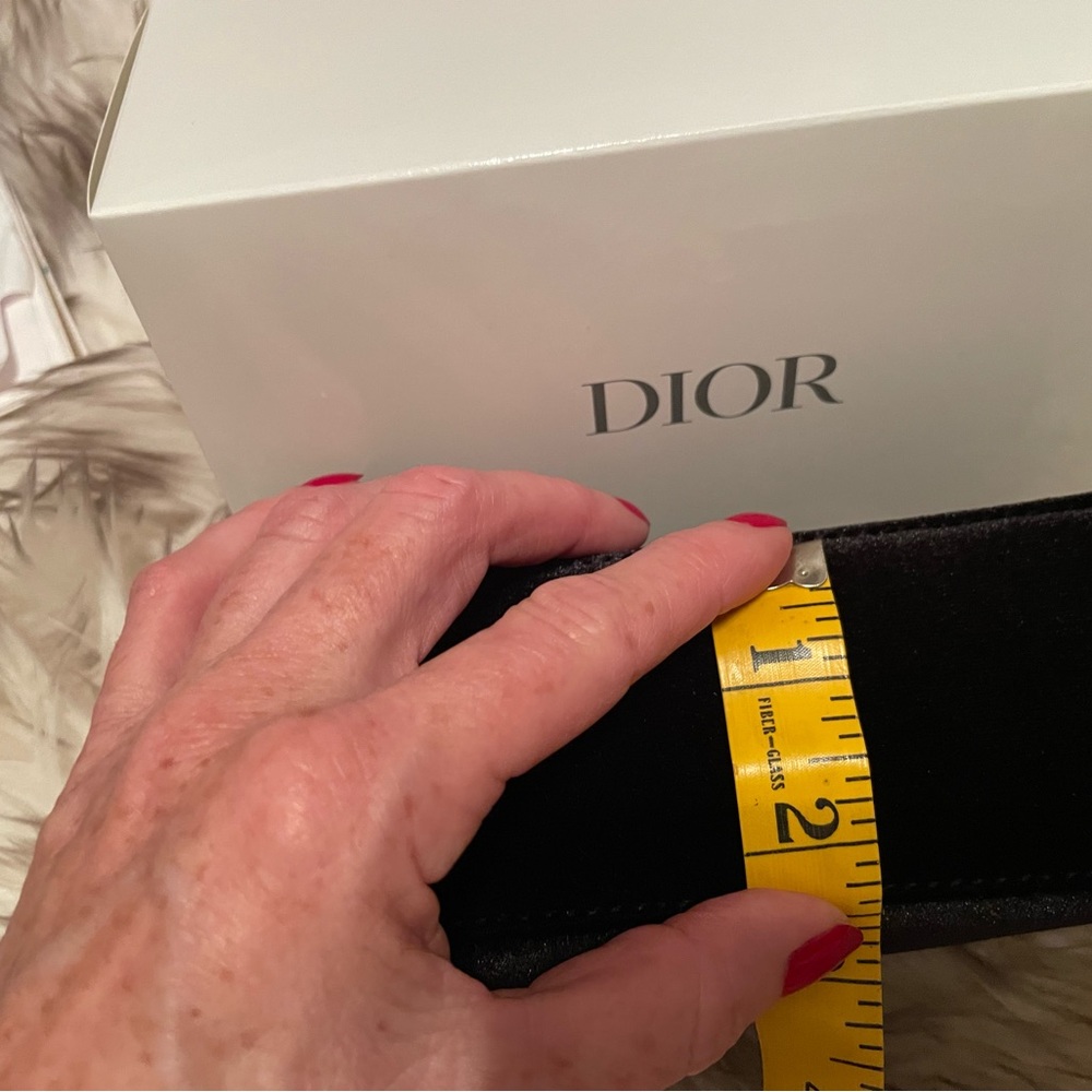 Dior Makeup Bag - Picture 3 of 5